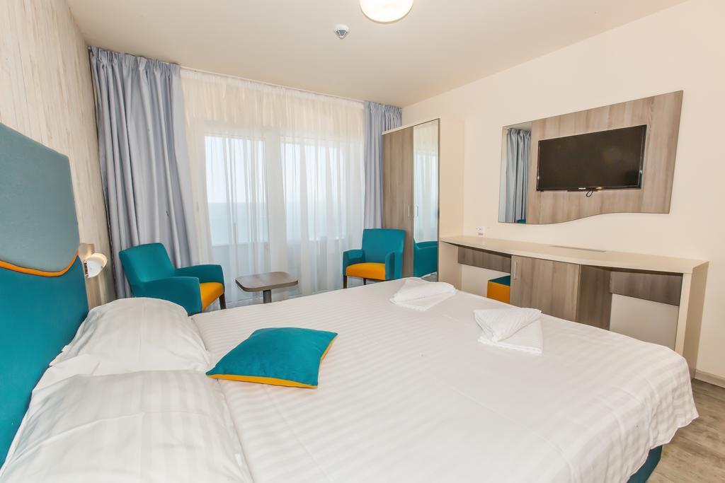 Riviera Hotel 3*