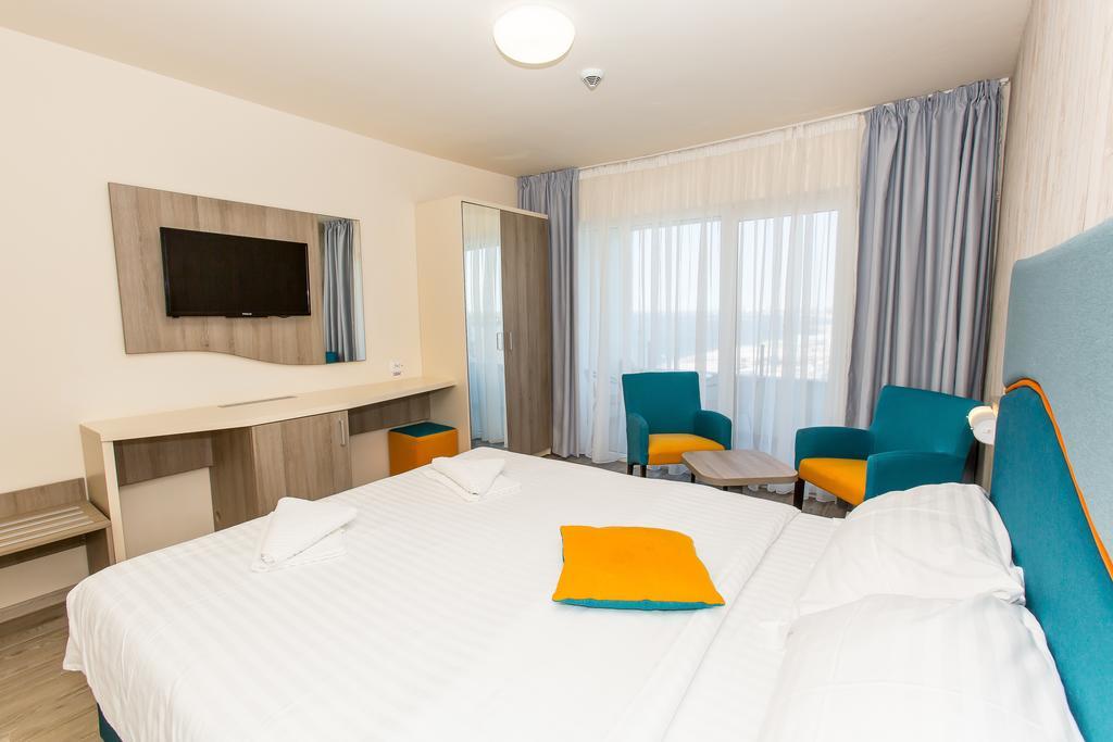 Riviera Hotel